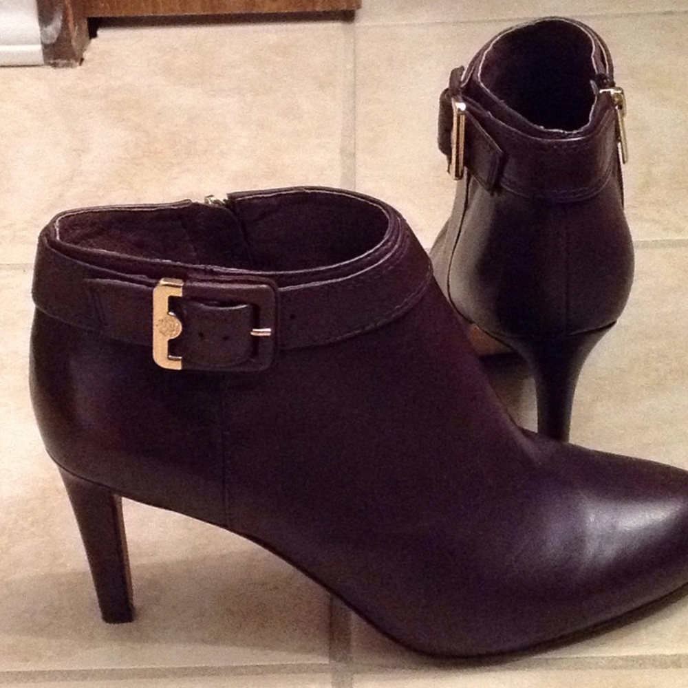 Vince Camuto  "Chrissa" leather ankle booties - Picture 2 of 4